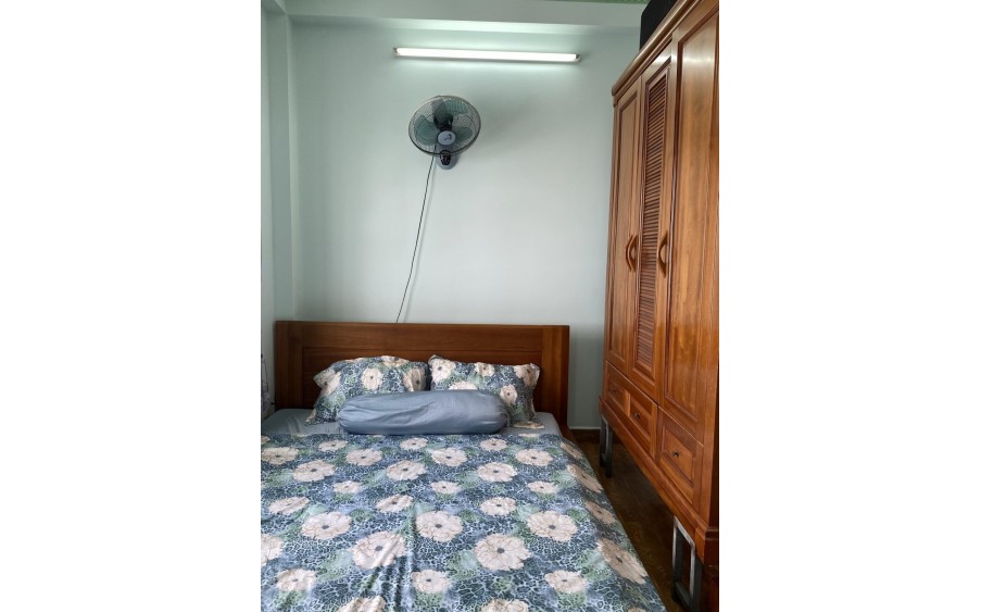 Bán nhà Gò Vấp, 4m4 x 8m5, 4 tầng, tiện ích chung quanh đầy đủ.